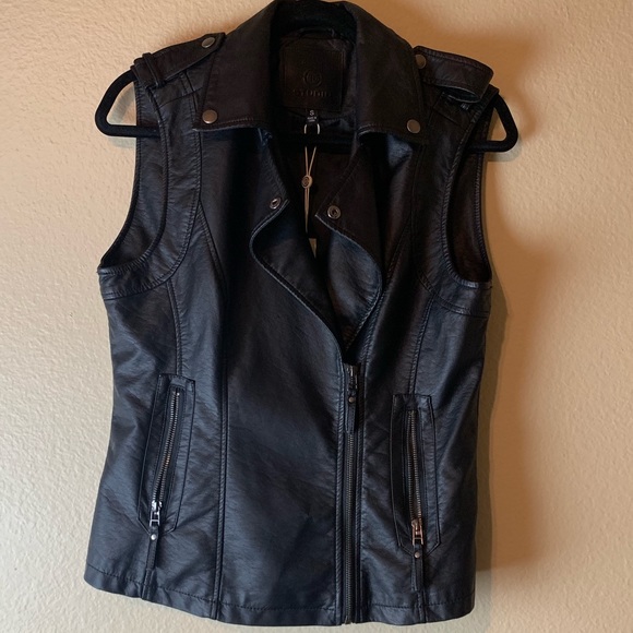 Max Studio Black Faux Leather Moto Biker Vest Sz S - Picture 2 of 7